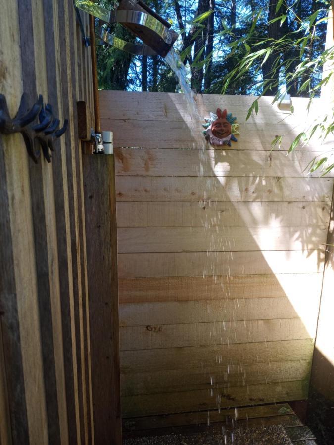 Forest Sweet Retreat Hot Tub & Wood Fired Sauna ユクルーレット エクステリア 写真