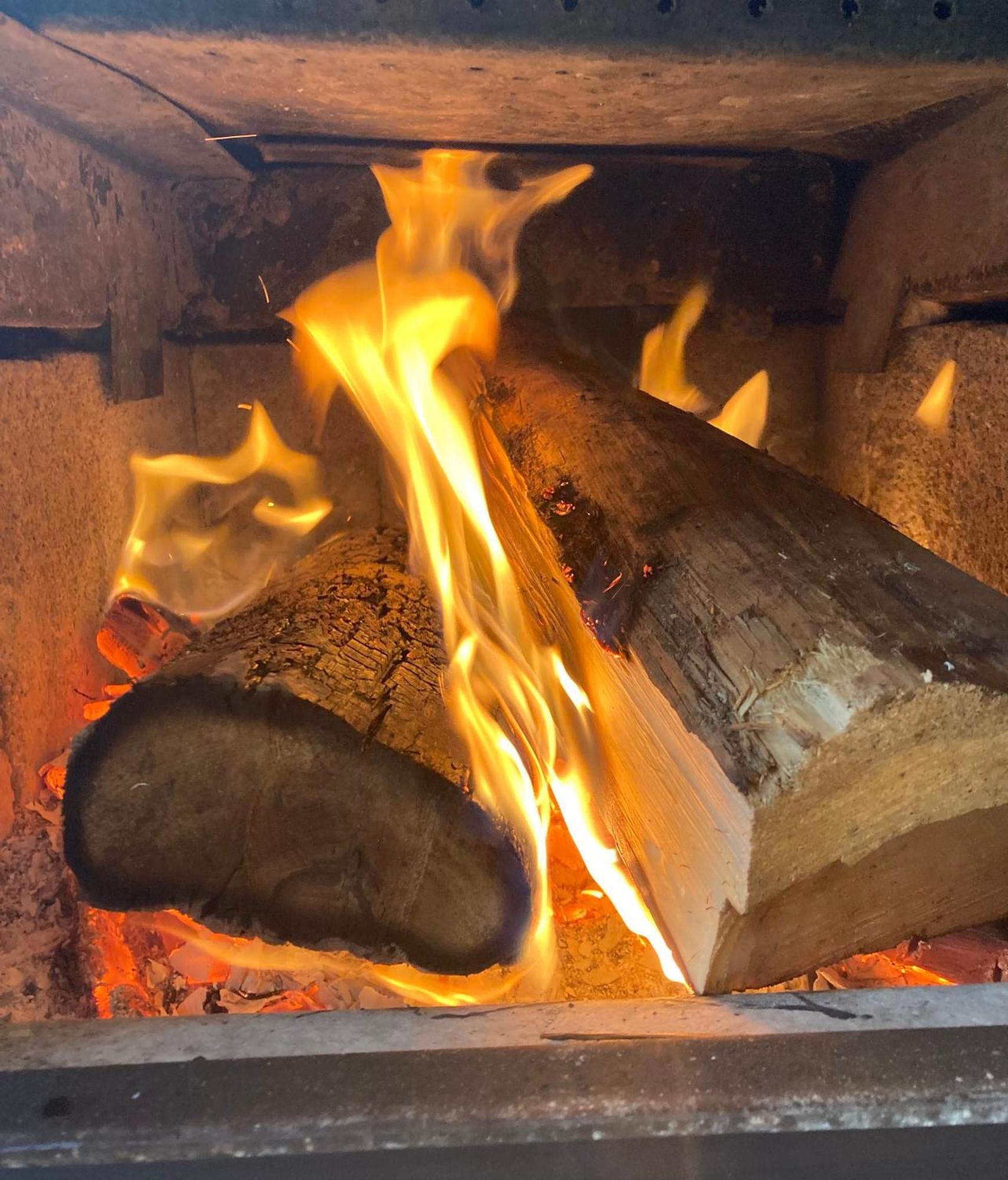 Forest Sweet Retreat Hot Tub & Wood Fired Sauna ユクルーレット エクステリア 写真